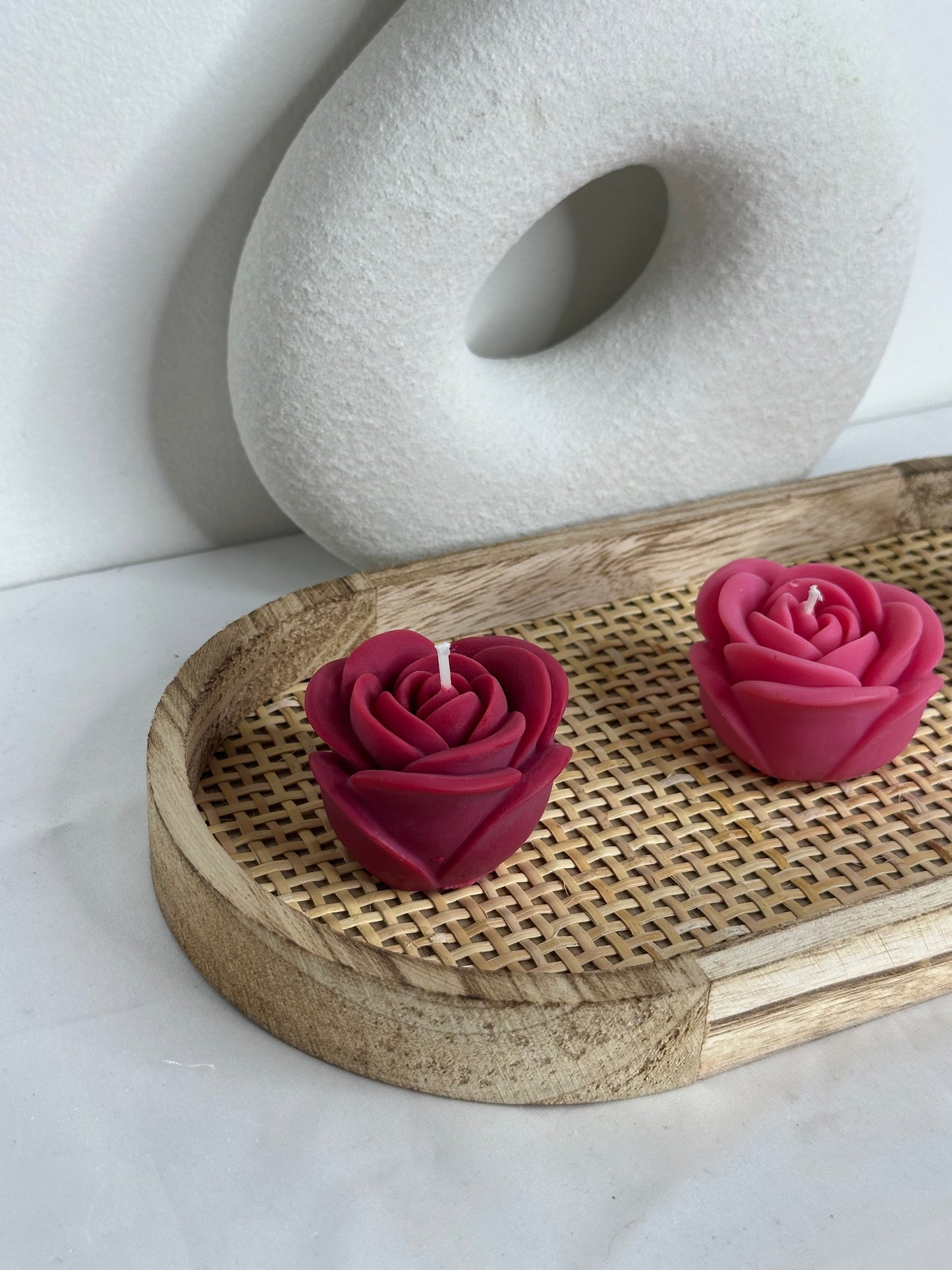 Écrin de roses tricolore